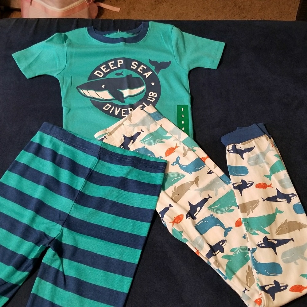 Carter's shark pajama set